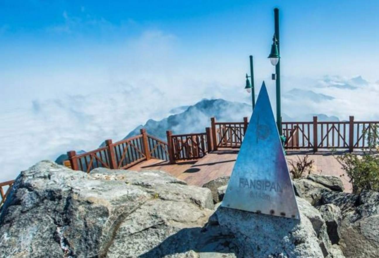 Tour2Ngày1ĐêmBảnCátCátvàLeoĐỉnhFansipanBằngCápTreo